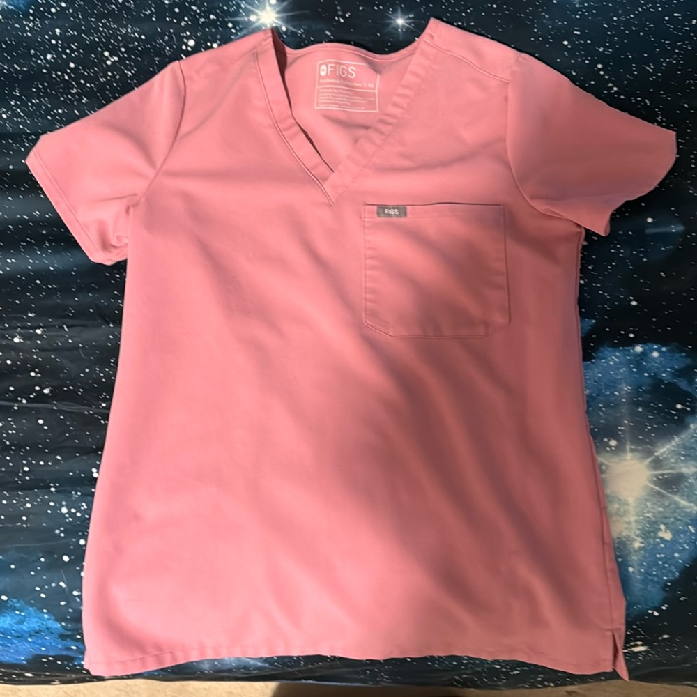 Figs xs zamora jogger regular and one pocket scrub top.